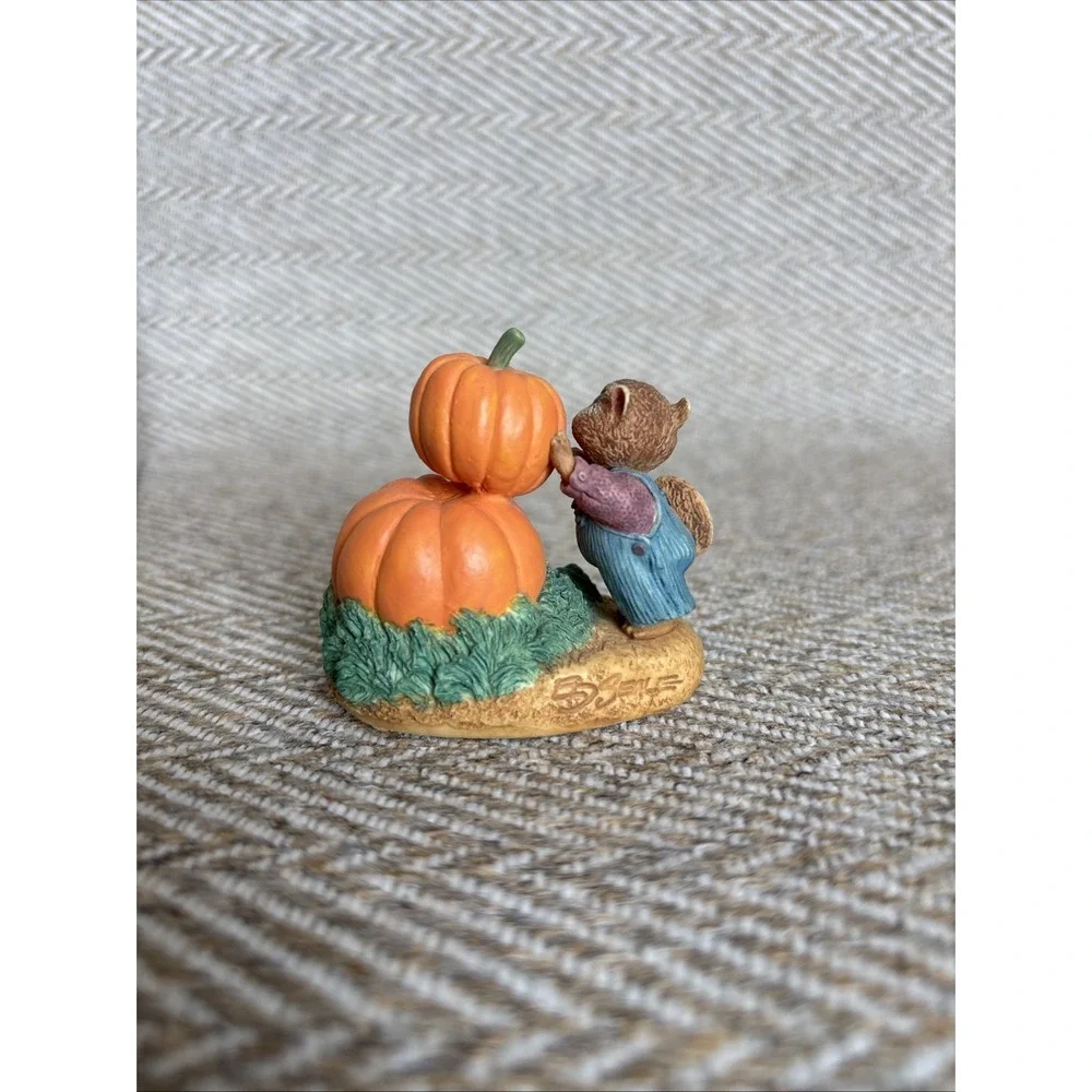 Hallmark building pumpkin
